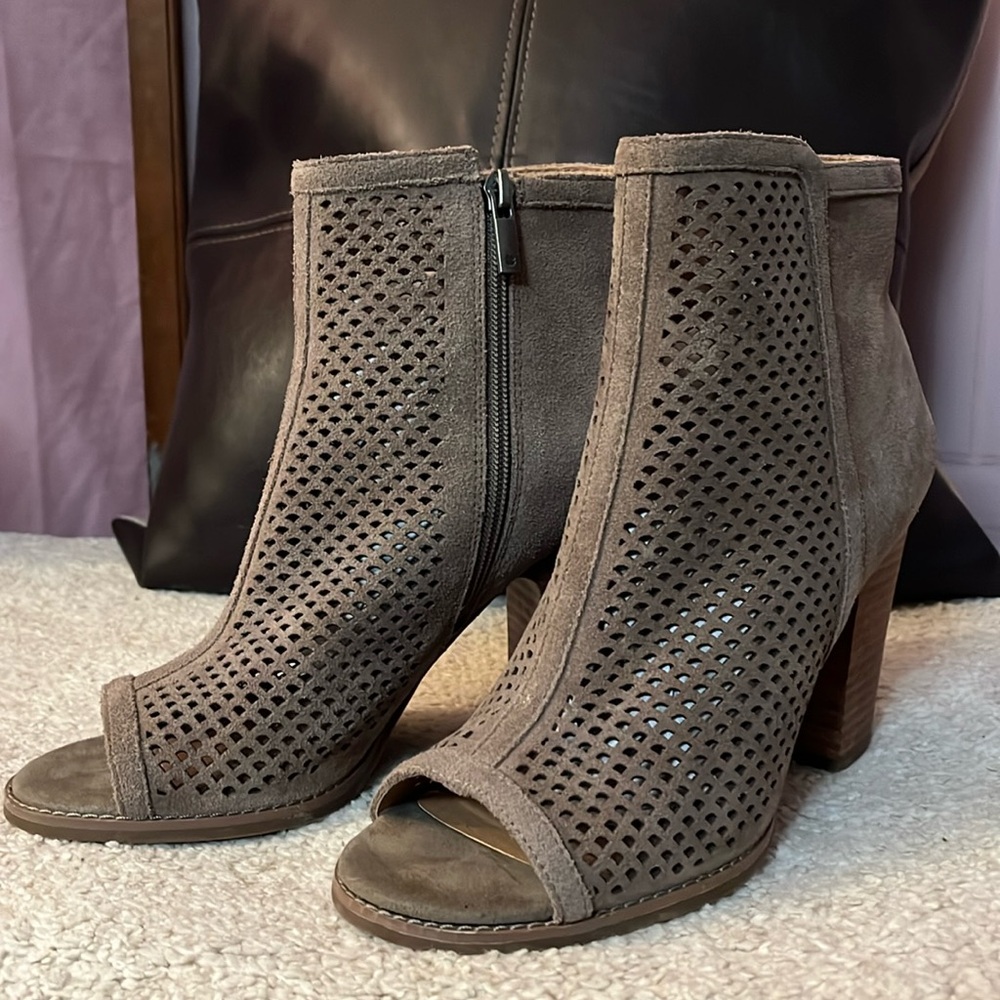 Lucky Brand Tan Ladies Booties open toe heels